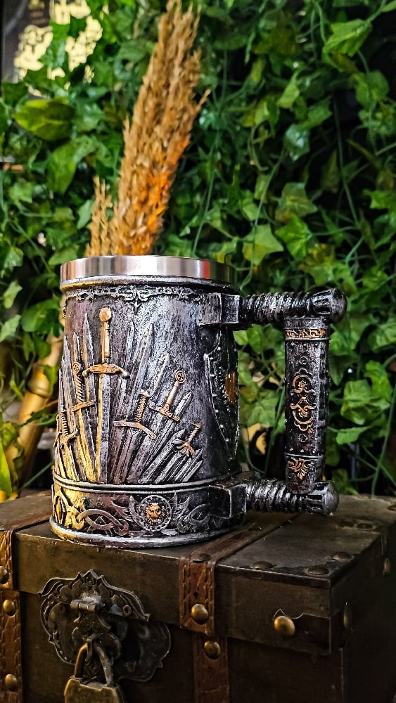 👑The Armored Kingdom Swords of Glory Mug