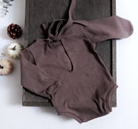 Image 3 of Newborn boy onesie for photoshoot | Robbie | long sleeves | brown