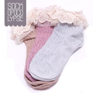 Image of Premium Knit Cotton Socks with Ruffled Cotton Lace