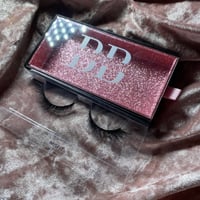 Image 3 of Misfit Lash.