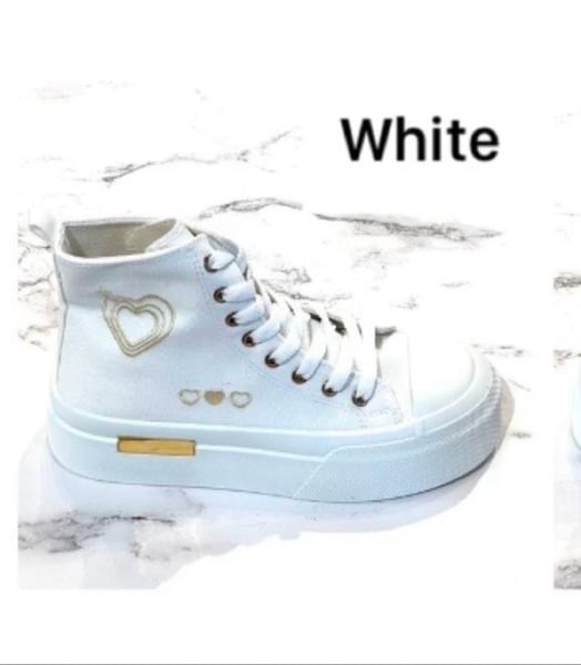 Image of White Ankle Pump with Heart Detail 
