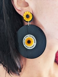 Image 1 of Boucles d'oreilles vinyles tournesols 