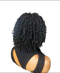 Image 4 of Maui – 12” Pre-Twisted Bob Wig with Natural Lace Parting