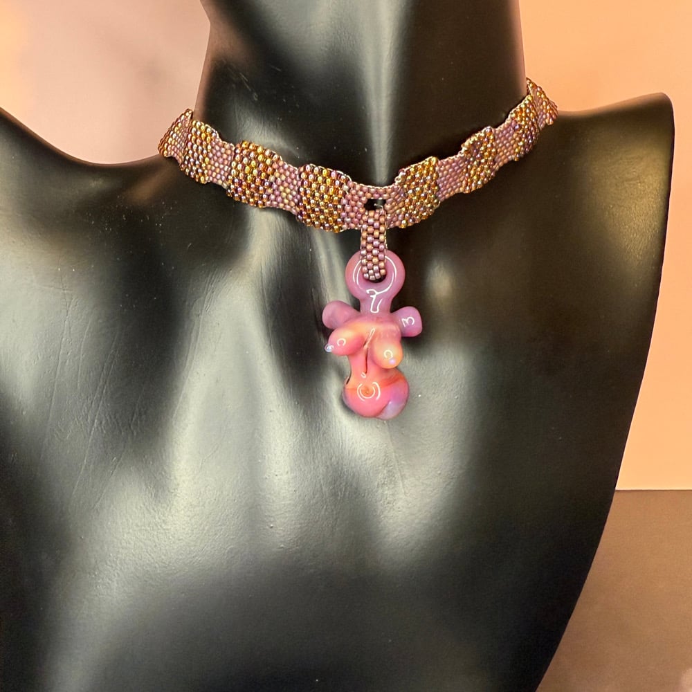 Image of Peyote Beaded Choker with torso