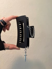 Image 1 of FIERCE CLAW CLIP (style e)