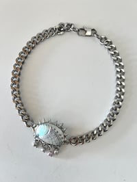 Image 2 of Médusa – Collier soudé à l’étain en coquillage et perles