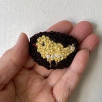 Small chick brooch - wool embroidery 