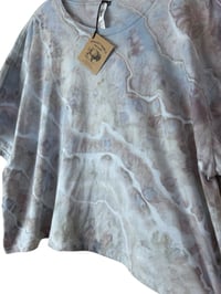 Image 5 of 3XL Crop Tee in Muted Sandstone Geode Ice Dye