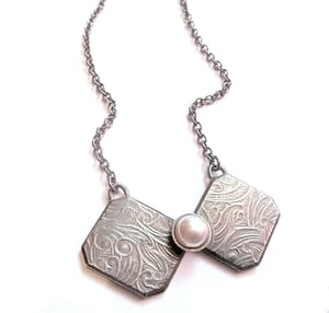 Image of Patterned Pearl Pendant