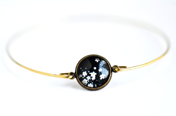 Image of Bracelet fin illustration Fleurette sous cabochon en verre