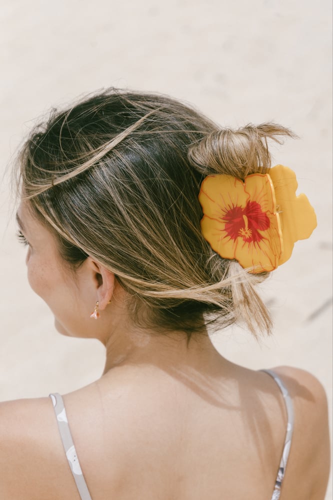 Image of Island Hibiscus HunnyGirl Claw Clip