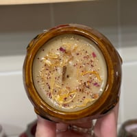 Image 2 of oatmilk and honey scented candle