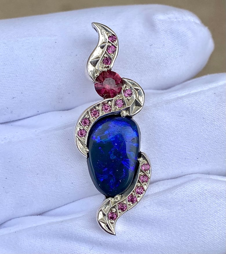 Image of Allurite