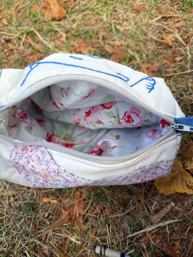 Image of Medium Zipper Pouch — 07