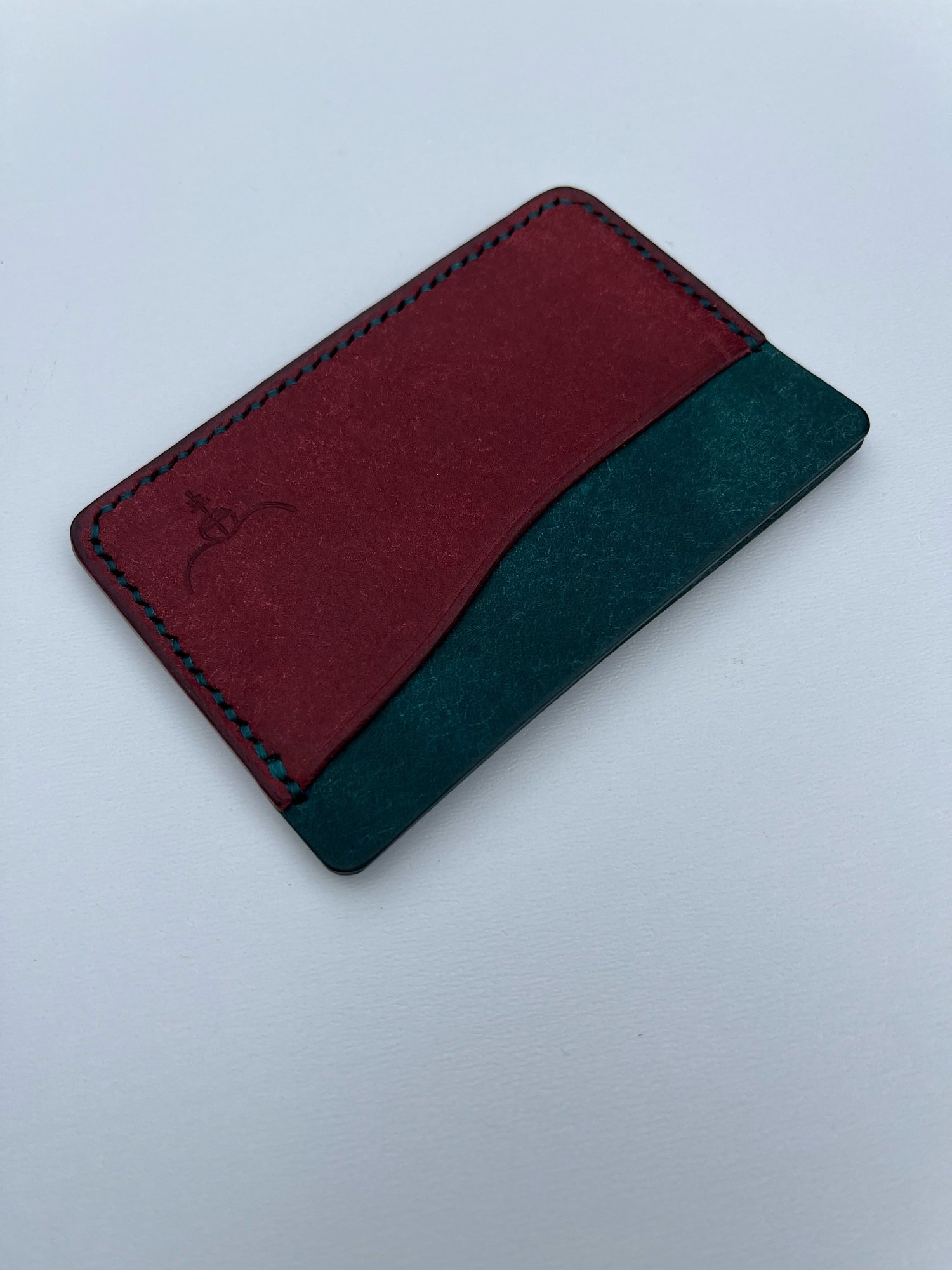 Image of Ortensia/Bordeaux Pueblo Horizontal Cardholder 