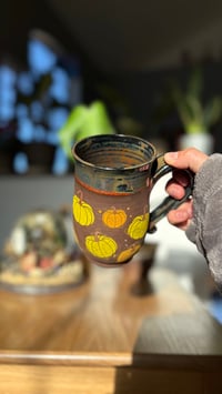 Image 7 of Pumpkin mug 02