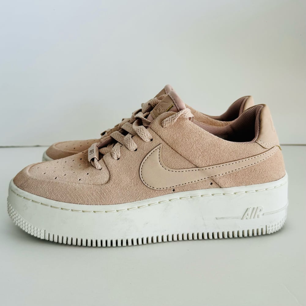 Image of NIKE W AIR FORCE 1 SAGE LOW SIZE - 6.5 - WOMANS