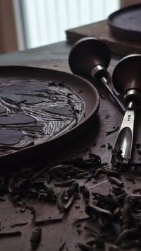 Image 5 of Tulip • Handcarved gres plate