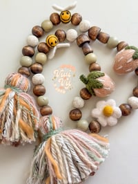 Image 3 of RTS OAK Buzz & Blooms Garland #3