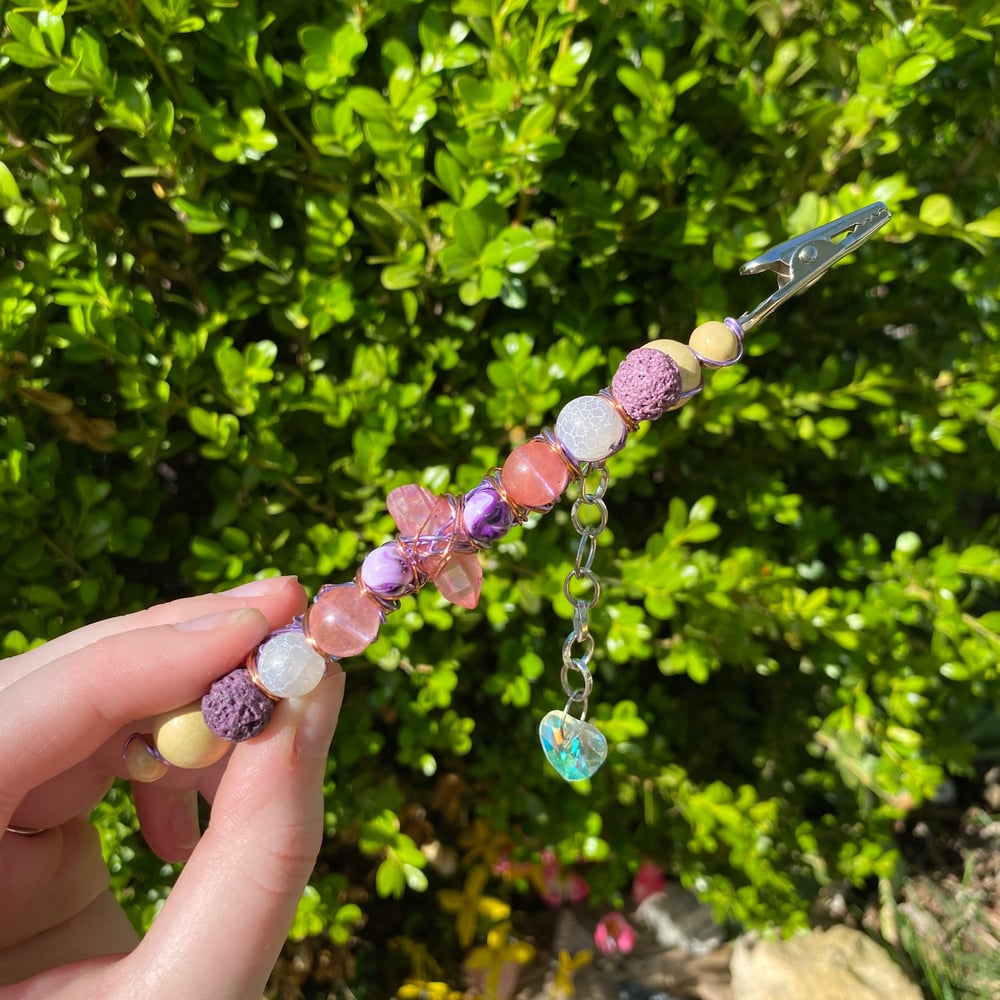 Image of lavender carnelian roach clip 