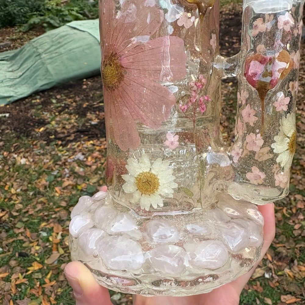 Image of 12” with rose quartz and flowers