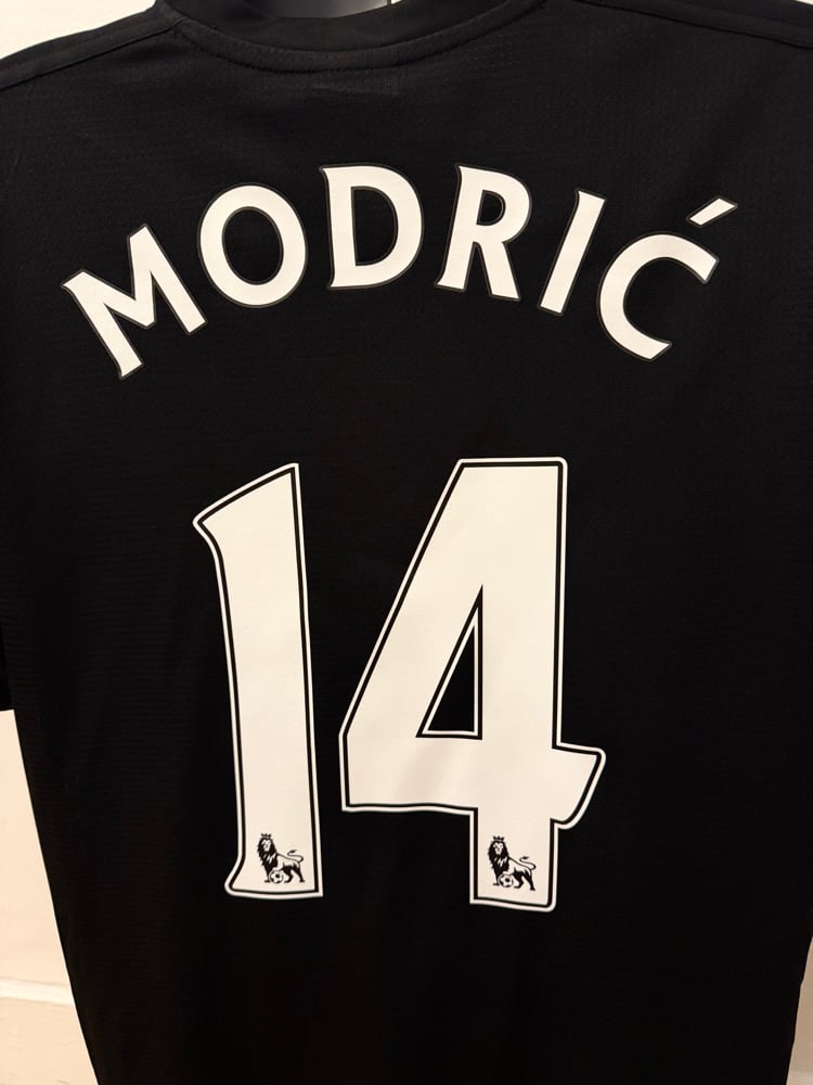 Image of Tottenham Hotspur “MODRIĆ 14” 2011/12 Third Shirt + PL patches (XL)