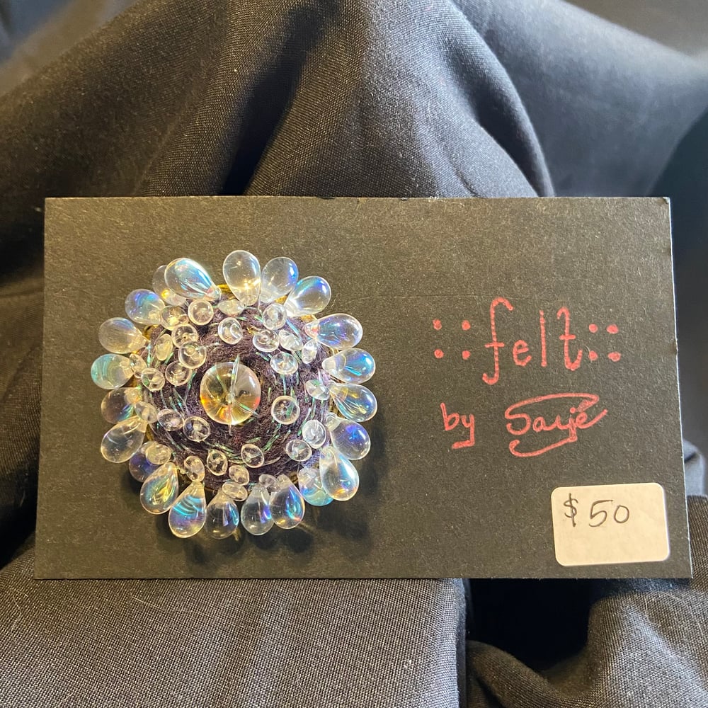 ::felt:: Chandelier Pin-Brooch