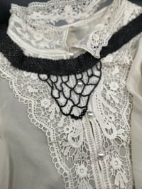 Image 1 of Magnifique ras de cou en perles de jais, datant de 1900