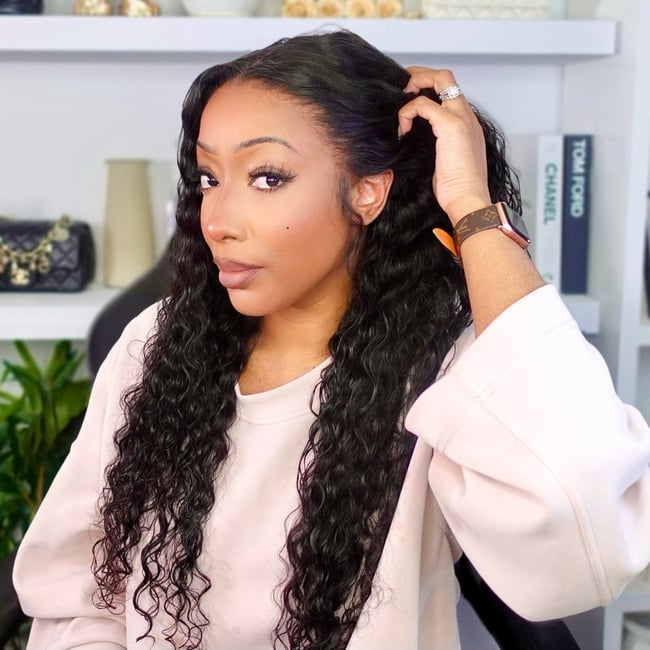  Chanel  (ponytail wig) 