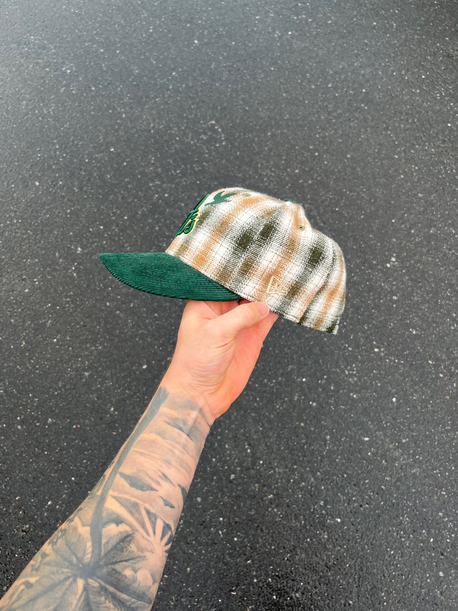 Image of CORDUROY BRIM FLANNEL BALTIMORE ORIOLES CUSTOM FITTED CAPS
