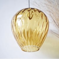 Image 2 of Suspension en verre ambré grand format