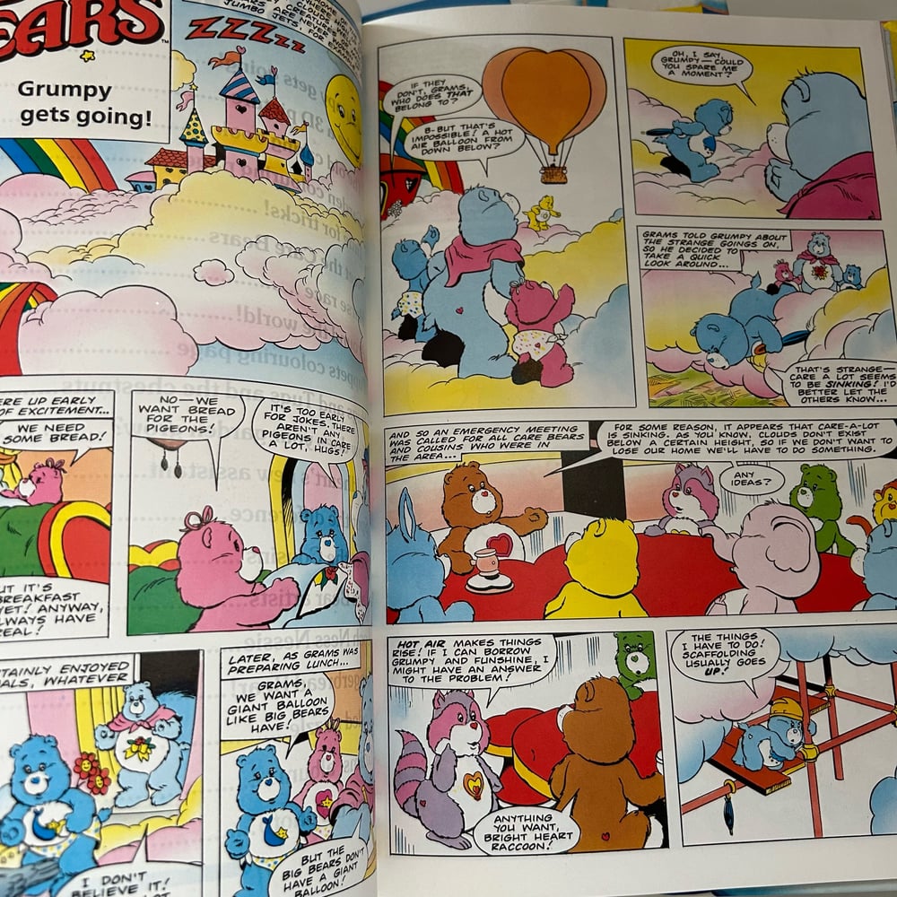 Image of LOT 4 BDS CARE BEARS ANNUAL