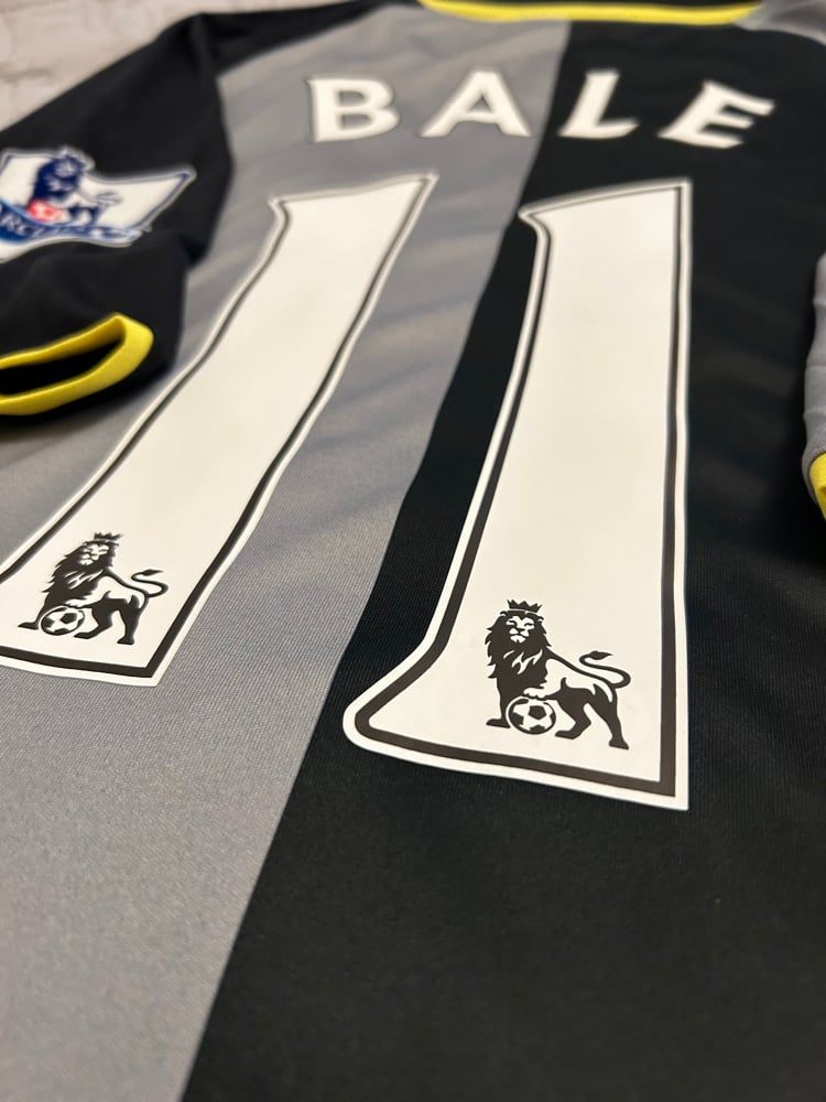 Image of Tottenham Hotspur “BALE 11” 2012/13 Third Shirt + PL patches, XL