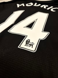 Image 10 of Tottenham Hotspur "MODRIC 14" 2011/12 Long Sleeve Third Shirt + PL patches (XXL)