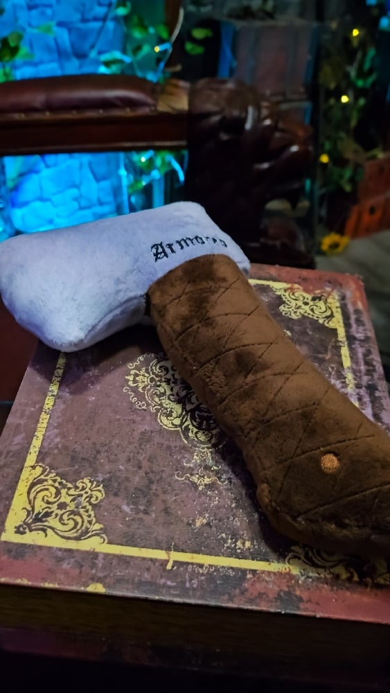 👑The Armored Kingdom Barkbreaker Axe Squeaky Dog Chew Toy