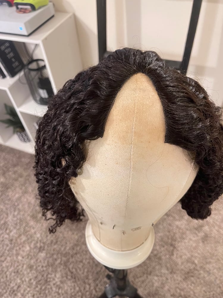 Image of Curly V part Wig 