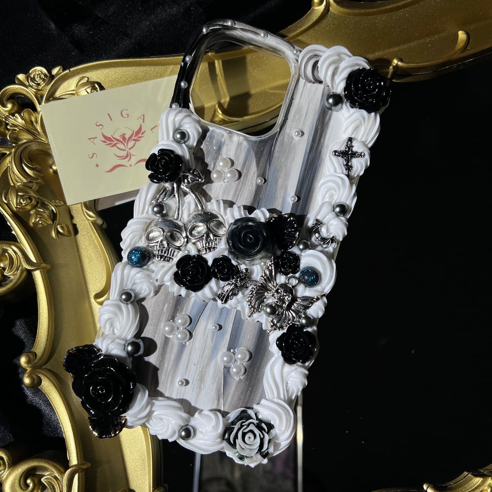 Image of Black And White Ombre Skulls Decoden Phone Case For All Brand 