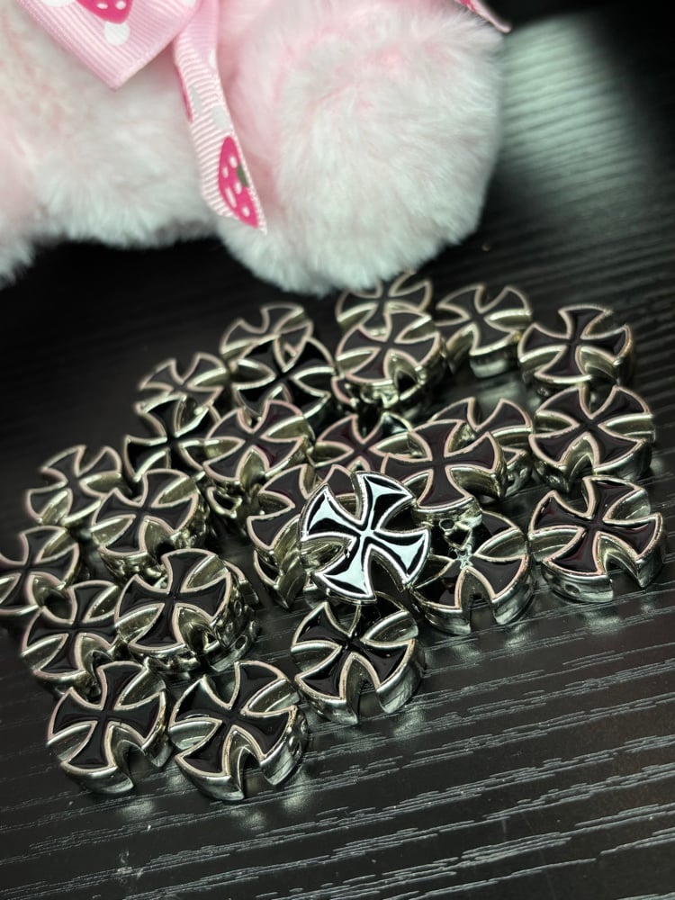 Image of Maltese cross