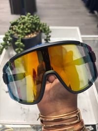Image 3 of Oversized reflect shades