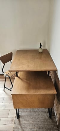 Image 4 of Bureau enfant et sa chaise moderniste