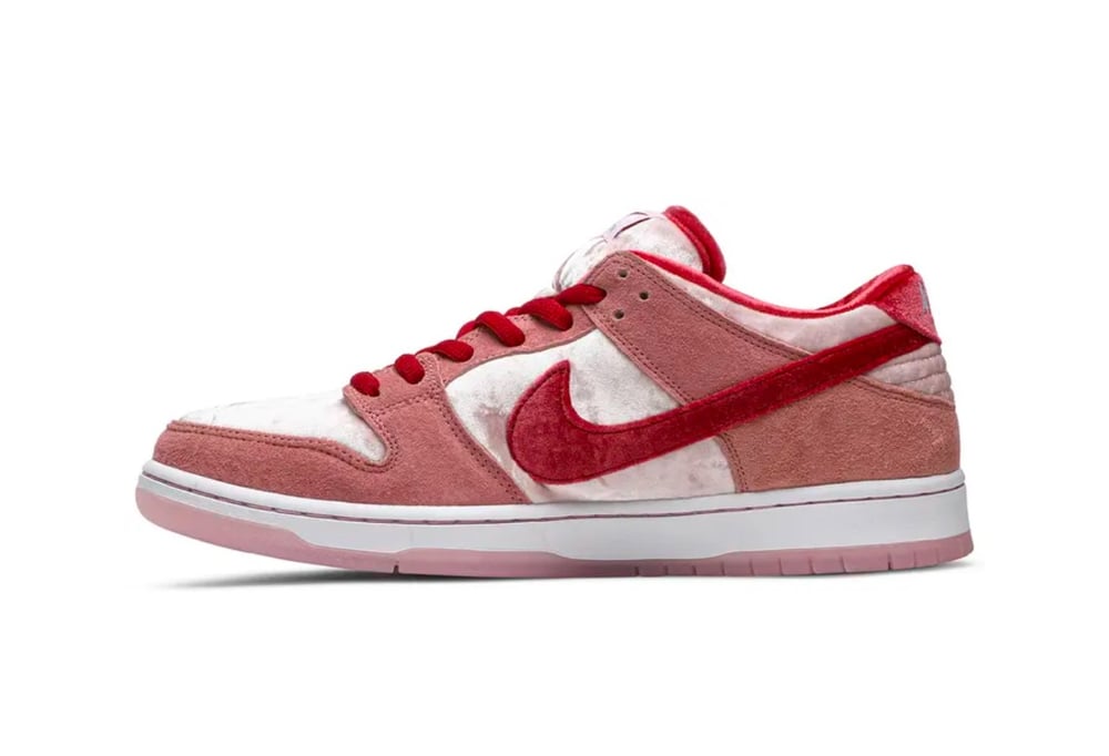 StrangeLove x Dunk Low SB 'Valentine's Day'