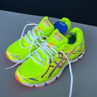 Image 3 of size: us6 uk4 eu37 cm23 