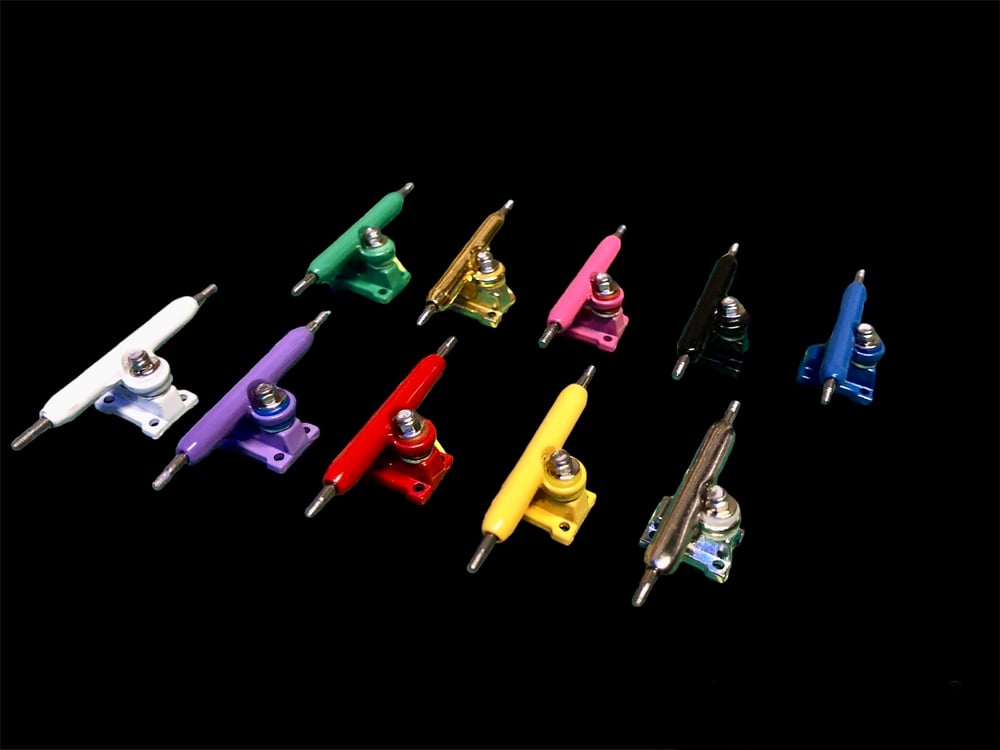 34mm single axel trucks (you pick color)