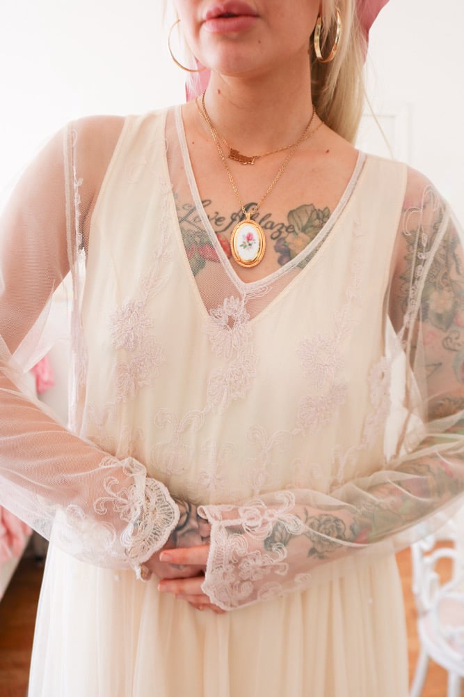 Image of WOW Vintage Off White Magnet Art By Lynn Yang Prairie Dress with Lace Layering (Large)
