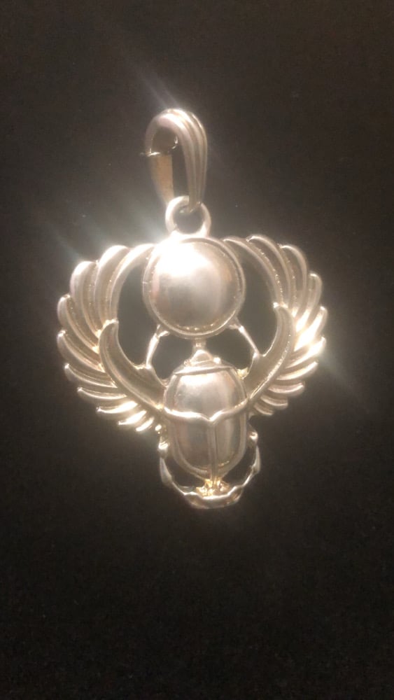 Image of silver khepra pendant 