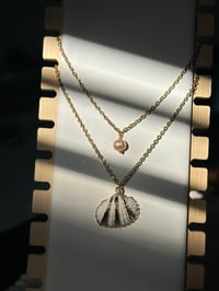 Image 3 of Dewdrop Pearl Necklace