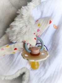 Image 4 of Doudou Inséparable brodé Arc-en-ciel 🌈