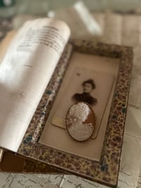 Image 1 of Livre ancien à secret, rare, reliure en cuir, XIXème siècle