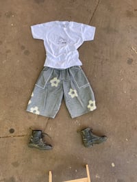 Image 3 of GREY FLEURS JORTS