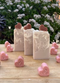 Image 2 of CREAMY CACAO LOVE.  Oats Milk Soap / Jabón de Leche de Avena